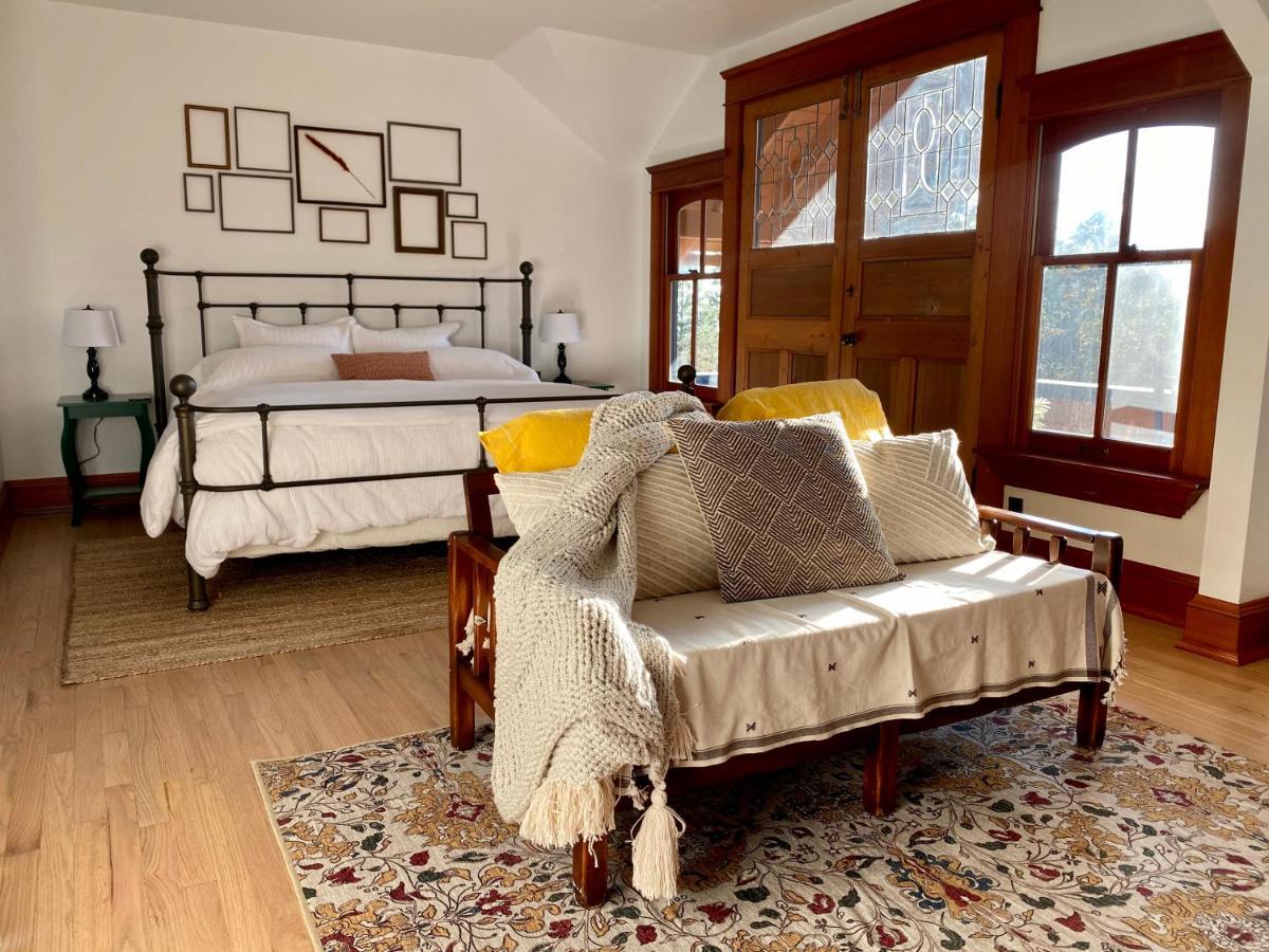 Mount Tom House Bed & Breakfast Harrisburg Екстериор снимка