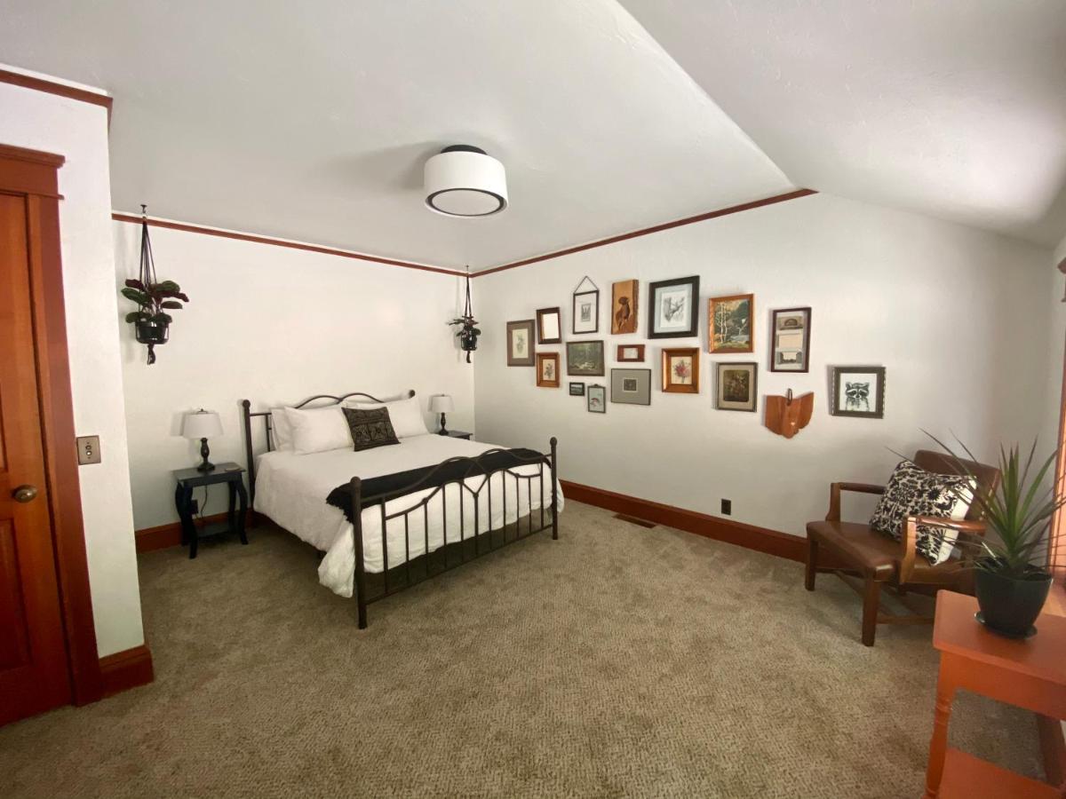 Mount Tom House Bed & Breakfast Harrisburg Стая снимка