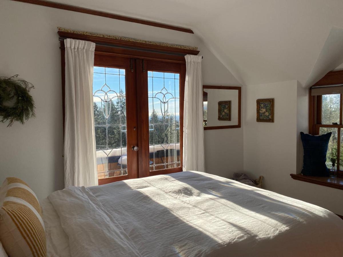 Mount Tom House Bed & Breakfast Harrisburg Екстериор снимка