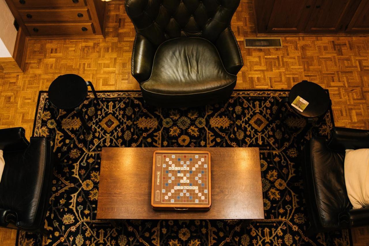Mount Tom House Bed & Breakfast Harrisburg Екстериор снимка
